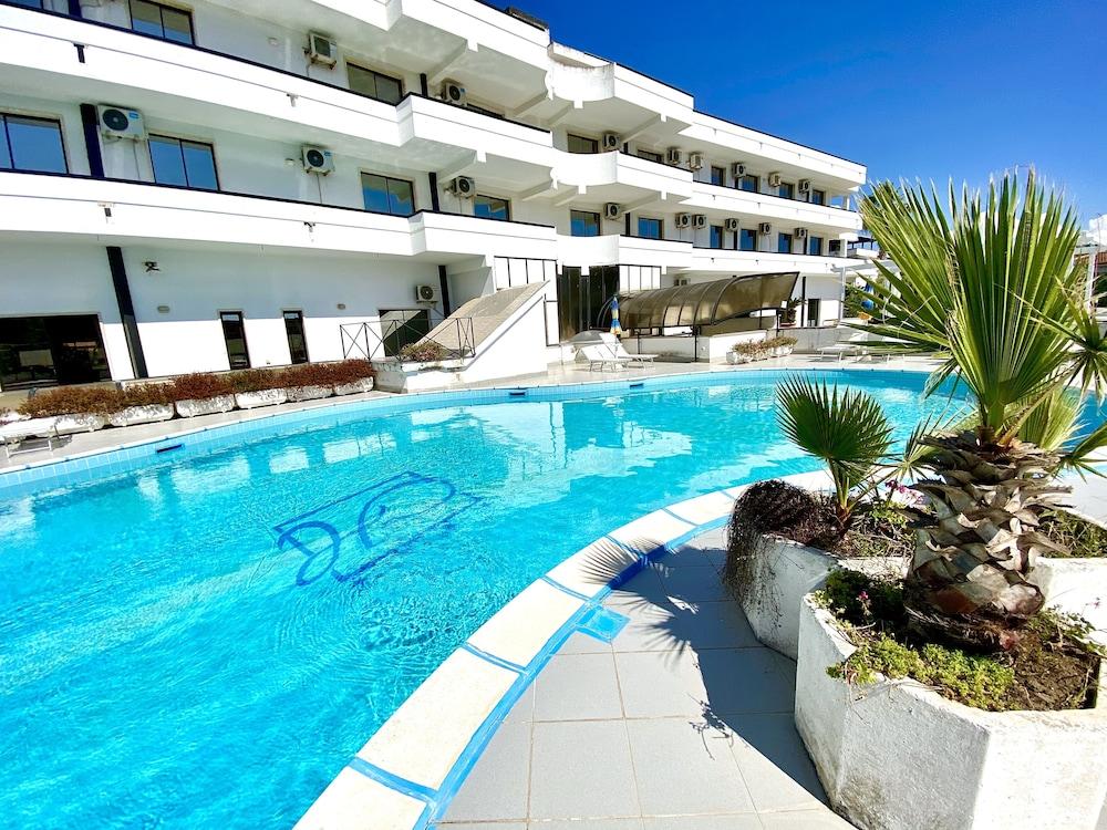 Hotel Club Clorinda Nuova Gestione 2024 بييسْتوم المظهر الخارجي الصورة