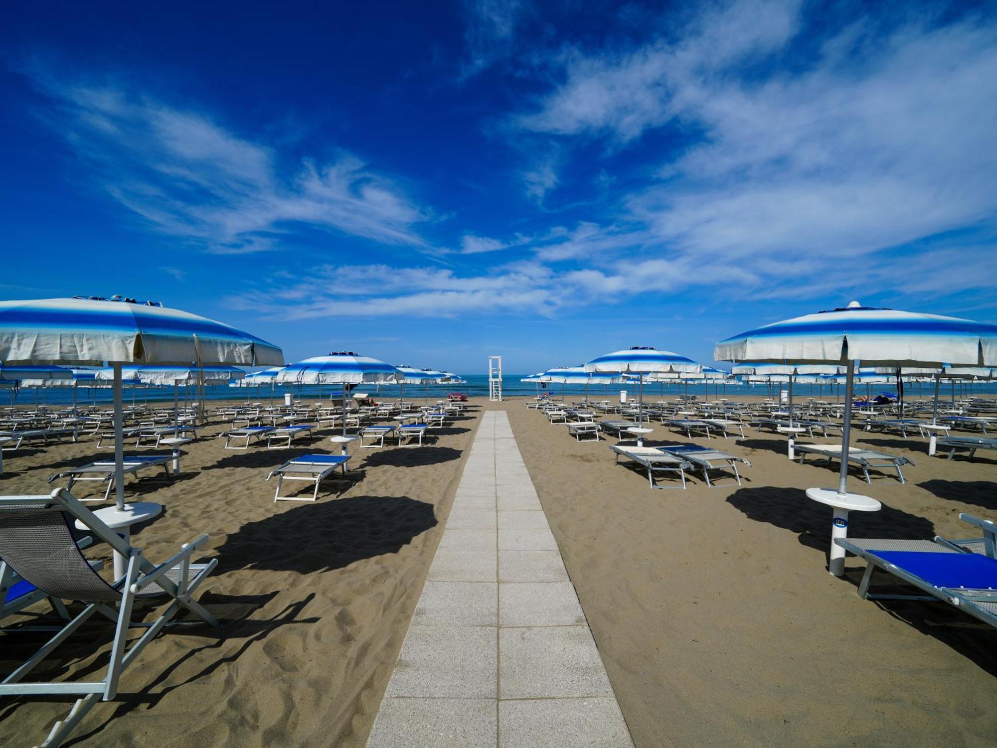 Hotel Club Clorinda Nuova Gestione 2024 بييسْتوم المظهر الخارجي الصورة