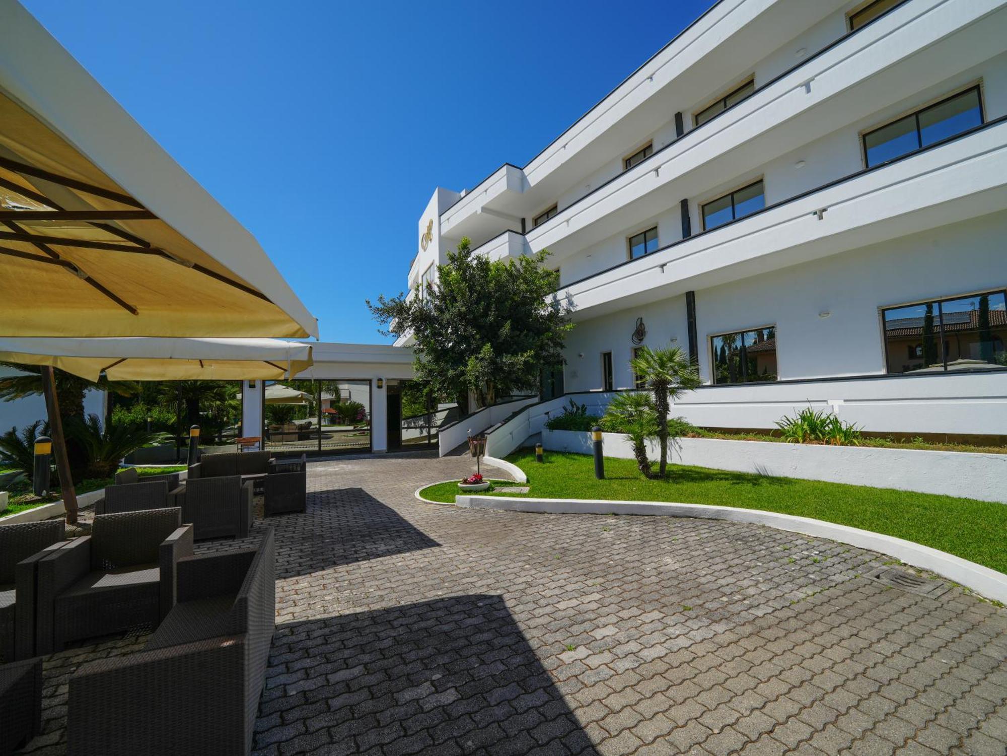 Hotel Club Clorinda Nuova Gestione 2024 بييسْتوم المظهر الخارجي الصورة