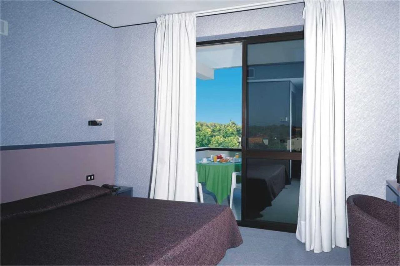 Hotel Club Clorinda Nuova Gestione 2024 بييسْتوم المظهر الخارجي الصورة